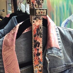 Black Flowers Gold And Red Inlay